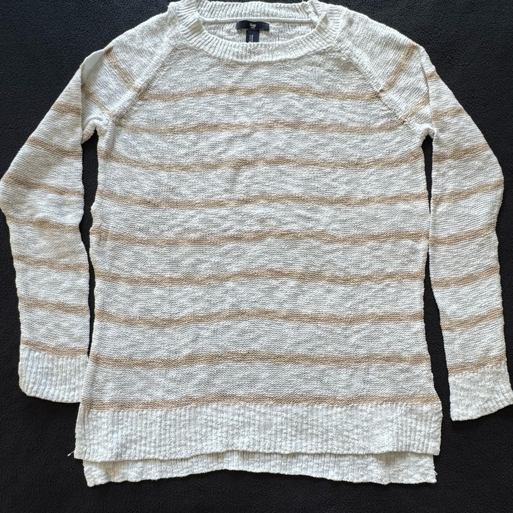 Gap Sweater Size Small- White and Beige Stripe